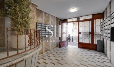 Resale - Apartment / flat - Torrevieja - Playa de los Naufragos