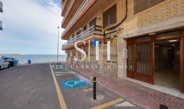 Resale - Apartment / flat - Torrevieja - Playa de los Naufragos