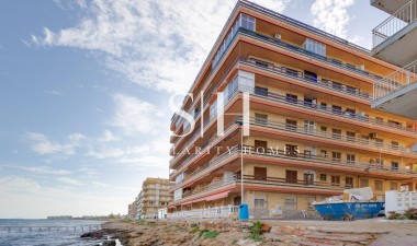 Resale - Apartment / flat - Torrevieja - Playa de los Naufragos