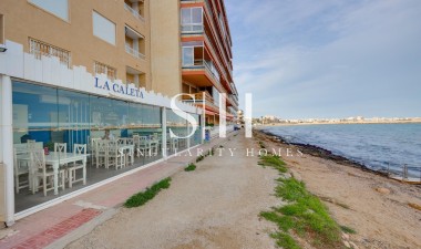 Resale - Apartment / flat - Torrevieja - Playa de los Naufragos