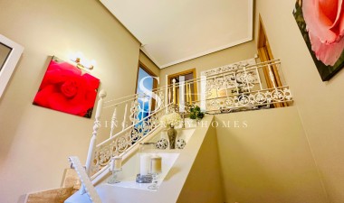 Herverkoop - Villa - Orihuela Costa - Los Dolses