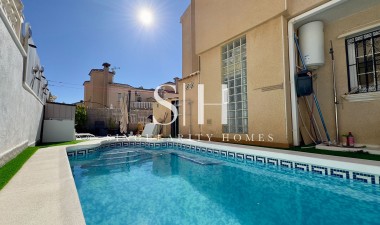 Återförsäljning - Villa - Orihuela Costa - Costa Blanca