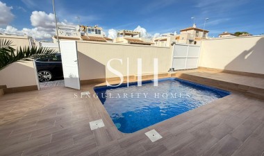 Återförsäljning - Villa - Torrevieja - Cabo Cervera