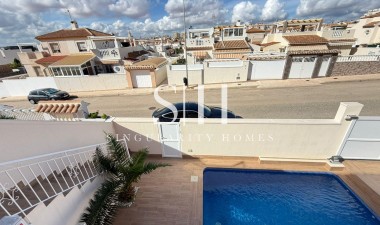 Återförsäljning - Villa - Torrevieja - Cabo Cervera