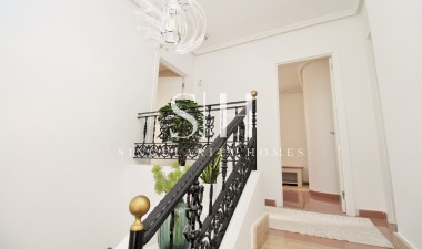 Återförsäljning - Villa - Villamartin - Los Dolses