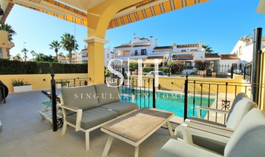 Återförsäljning - Villa - Villamartin - Los Dolses