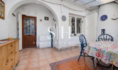 Resale - Villa - Torrevieja - Calas Blanca