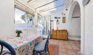 Resale - Villa - Torrevieja - Calas Blanca