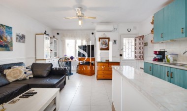 Resale - Villa - Torrevieja - Calas Blanca