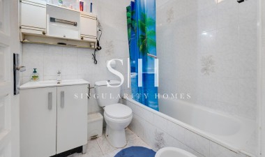 Resale - Villa - Torrevieja - Calas Blanca