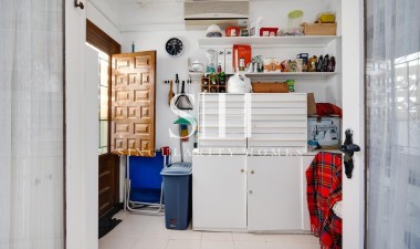 Resale - Villa - Torrevieja - Calas Blanca