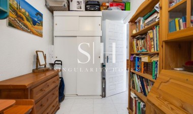 Resale - Villa - Torrevieja - Calas Blanca