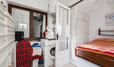 Resale - Villa - Torrevieja - Calas Blanca