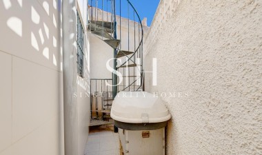 Resale - Villa - Torrevieja - Calas Blanca