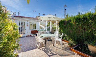 Resale - Villa - Torrevieja - Calas Blanca