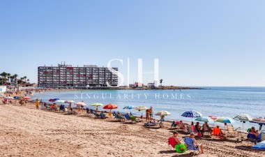 Resale - Villa - Torrevieja - Calas Blanca