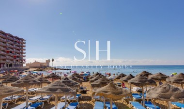 Resale - Villa - Torrevieja - Calas Blanca