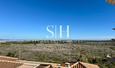 Resale - Villa - San Miguel de Salinas - Residencial Los Flamencos