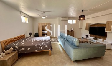 Resale - Villa - San Miguel de Salinas - Residencial Los Flamencos