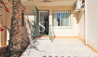 Resale - House - Orihuela Costa - Villamartin