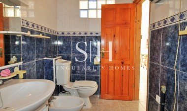 Resale - House - Orihuela Costa - Villamartin