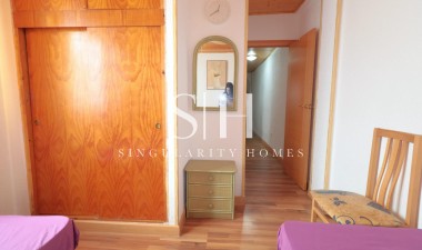 Resale - Apartment / flat - Torrevieja - Acequion