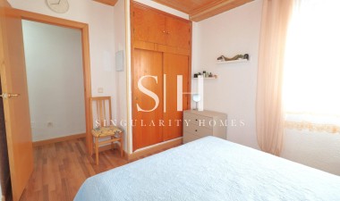 Resale - Apartment / flat - Torrevieja - Acequion