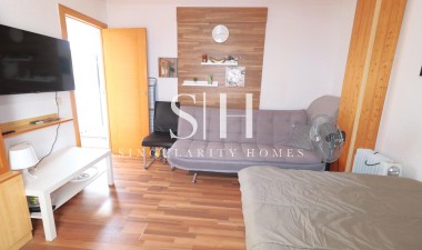 Resale - Apartment / flat - Torrevieja - Acequion