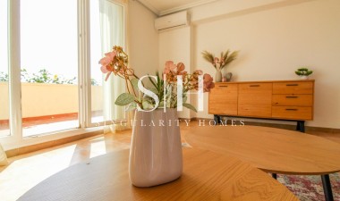 Återförsäljning - Lägenhet / lägenhet - Torrevieja - Punta prima