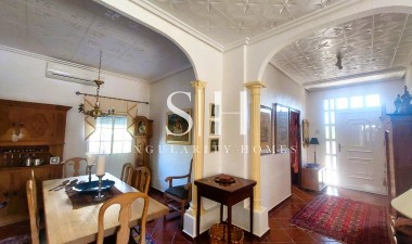 Återförsäljning - Villa - La marina - Costa Blanca