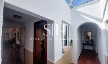 Återförsäljning - Villa - La marina - Costa Blanca