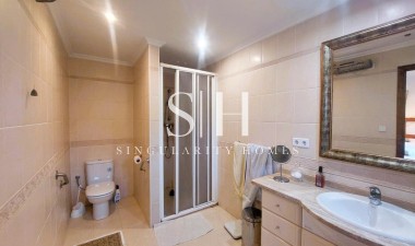 Återförsäljning - Villa - La marina - Costa Blanca