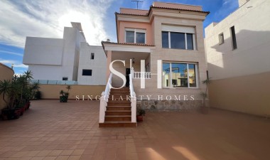 Wiederverkauf - Villa - Orihuela Costa - Villamartín-las Filipinas