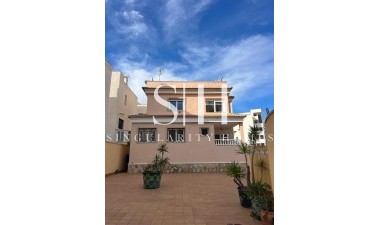 Wiederverkauf - Villa - Orihuela Costa - Villamartín-las Filipinas