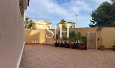 Wiederverkauf - Villa - Orihuela Costa - Villamartín-las Filipinas