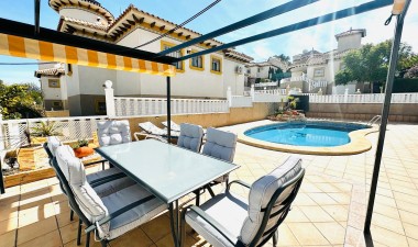 Resale - Villa - Orihuela Costa - Villamartín