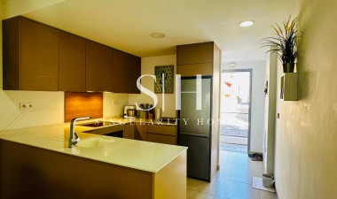 Resale - Apartment / flat - Pilar de la Horadada - pueblo