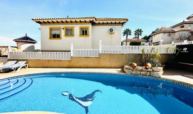 Resale - Villa - Orihuela Costa - Villamartín