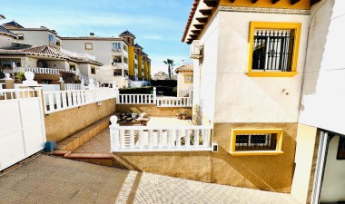 Resale - Villa - Orihuela Costa - Villamartín