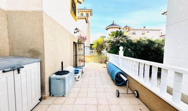 Resale - Villa - Orihuela Costa - Villamartín