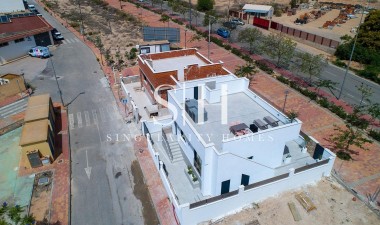 Новое здание - Villa - Sucina