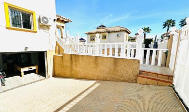 Resale - Villa - Orihuela Costa - Villamartín