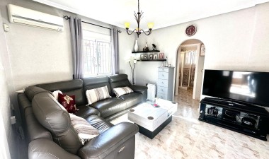 Resale - Villa - Orihuela Costa - Villamartín