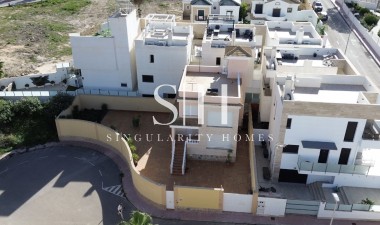 Перепродажа - Detached Villa - Orihuela Costa - Villamartín