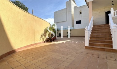 Перепродажа - Detached Villa - Orihuela Costa - Villamartín