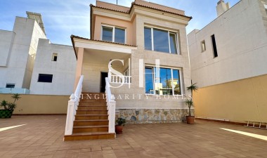Перепродажа - Detached Villa - Orihuela Costa - Villamartín