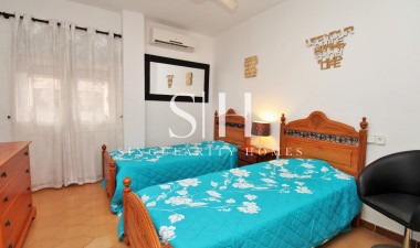 Resale - Apartment / flat - Orihuela Costa - Villamartin