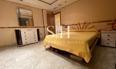 Odsprzedaż - Mieszkanie w bloku - Torrevieja - Costa Blanca