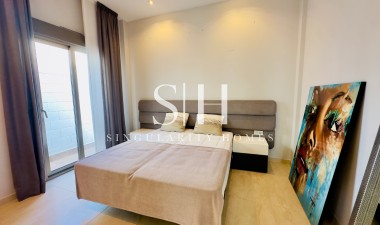 Resale - Villa - Orihuela Costa - Los Dolses