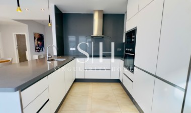 Resale - Villa - Orihuela Costa - Los Dolses